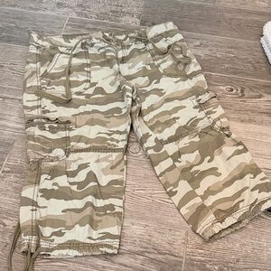 OP Camouflage Cargo Capris